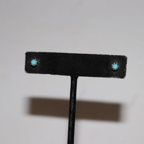 💙✨ Vintage Gold & Blue Post Earrings · 3/16" · Pierced - Picture 3 of 4